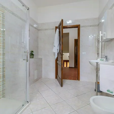 度假居 Family Friendly With Swimming Pool In Tuscany 蒙塔约内