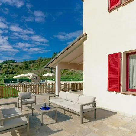 Family Friendly With Swimming Pool In Tuscany 度假居
