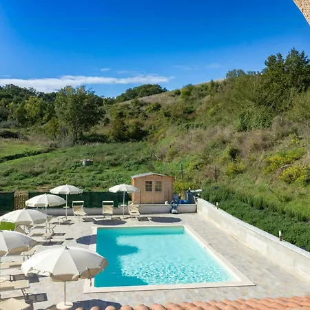 Family Friendly With Swimming Pool In Tuscany 蒙塔约内